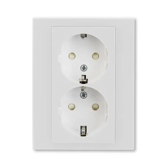 ABB LEVIT Dvojzásuvka 5522H-C03457 16 s bočními kontakty, s clonkami, bezšroubové svorky, šedá/bílá (nelze používat v ČR – pouze pro export) Značkový